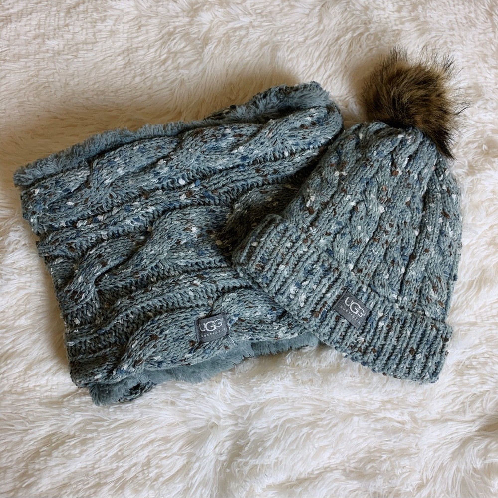 UGG Australia Hat & Scarf Matching Set